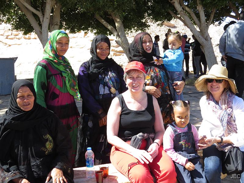 2023174_15.02.04.JPG - Abu Simbel, nubische Frauen